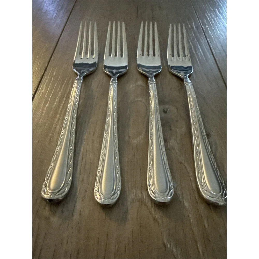 4 PCs Oneida MERLOT Dinner Forks Stainless 18/10 Flatware Silverware Vietnam‎